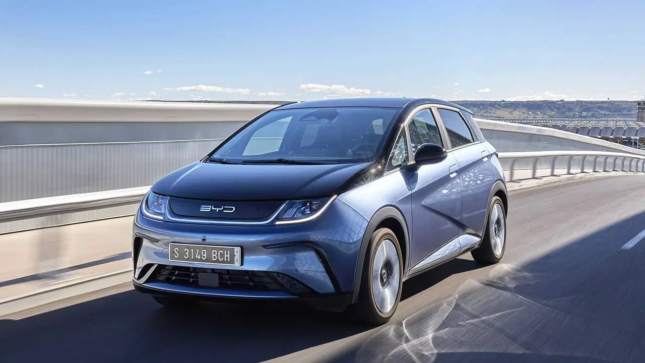 Avrupa’da pazarın yeni hâkimi elektrikli araçlar: Tesla ve Çinli markalardan rekor büyüme