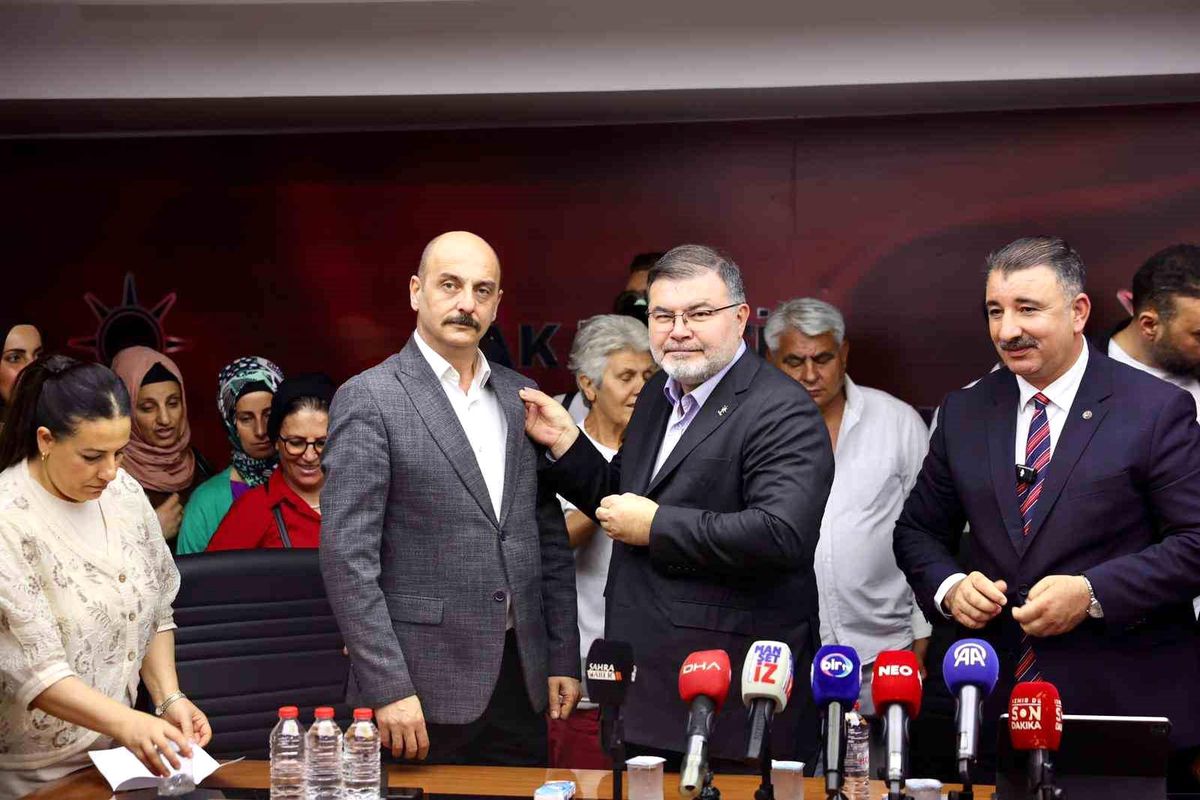 AK Parti İzmir’e 370 yeni katılım